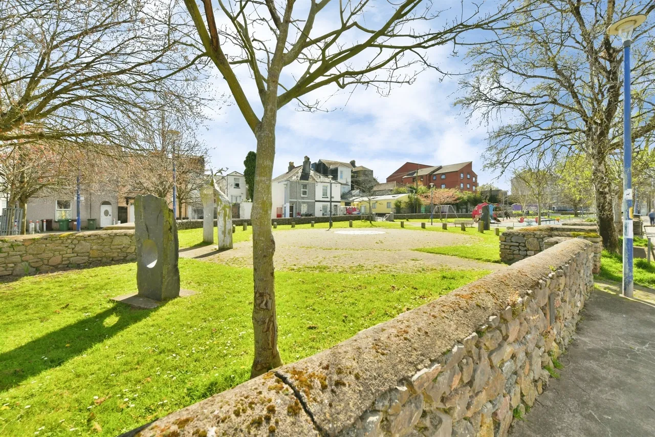 Adelaide Street, Stonehouse, Plymouth, photo 14