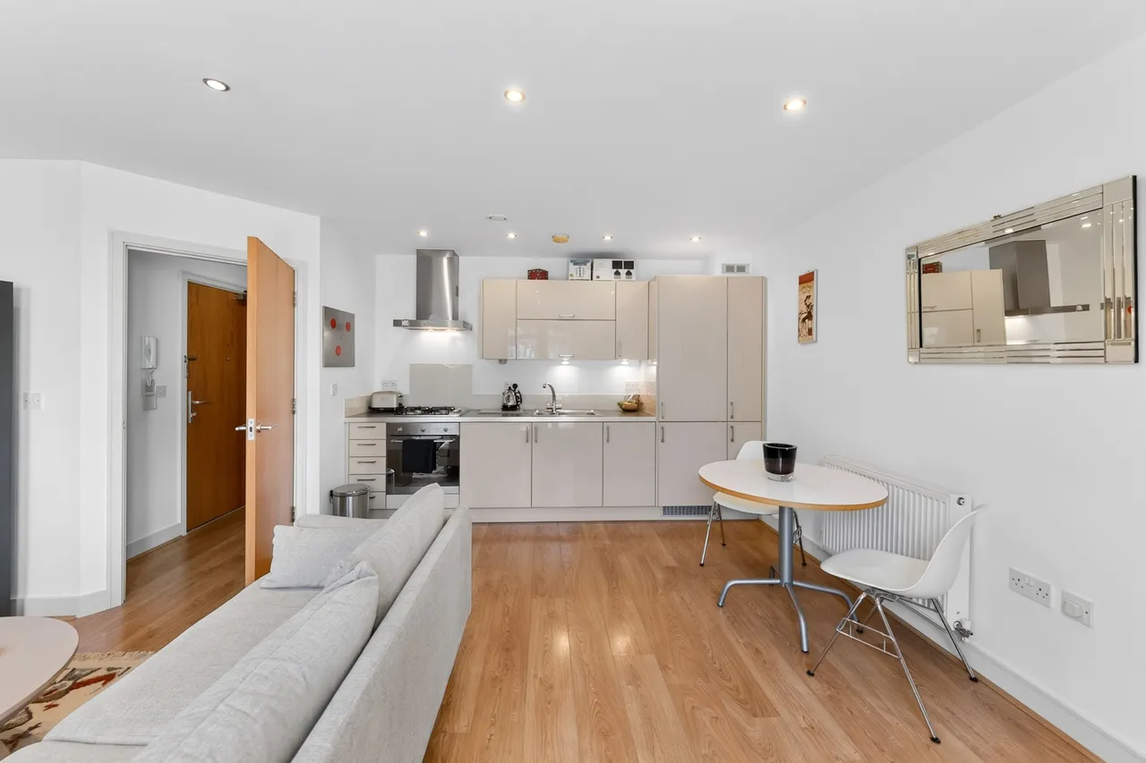 1 bed flat to rent — Challis House, Battersea, SW11