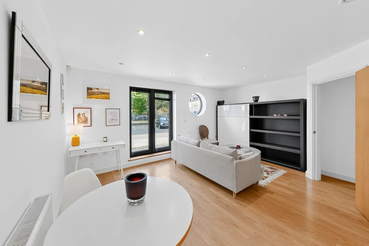 Challis House, Battersea, SW11, photo 2