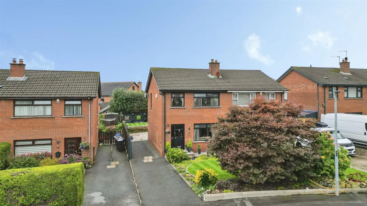 Clare Heights, Ballyclare, BT39, photo 2