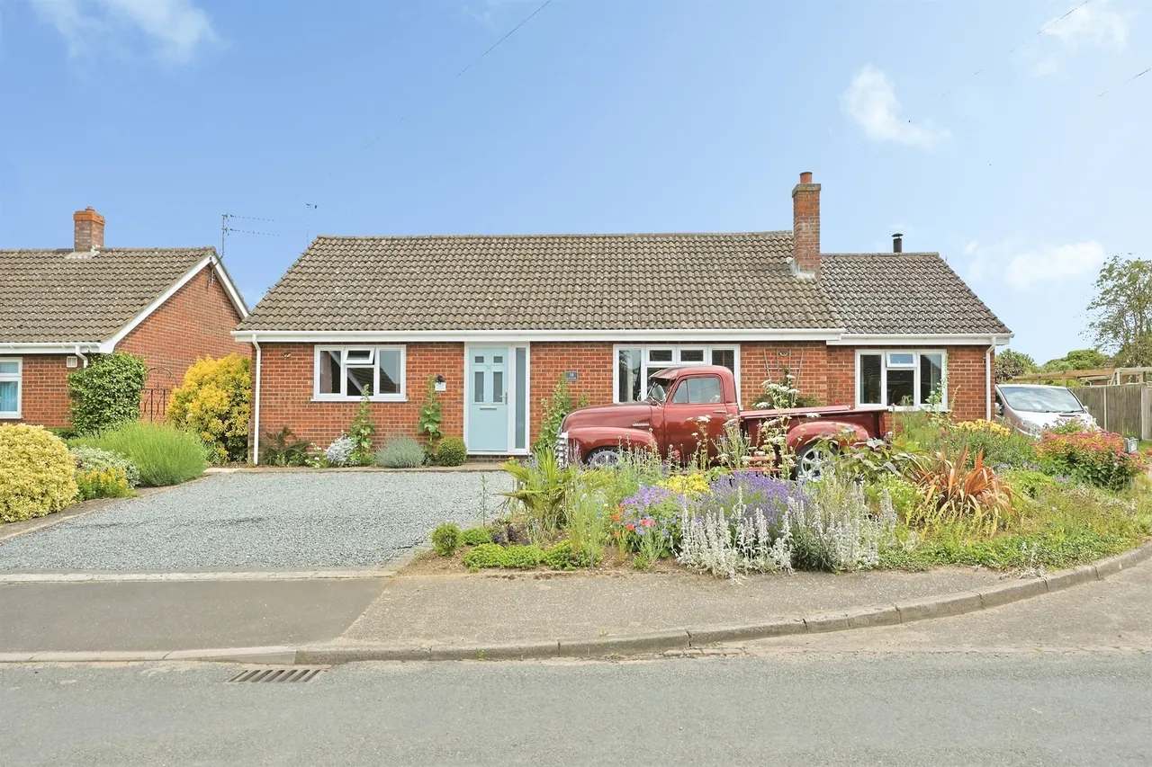 3 bed house for sale — Burgh Lane, Mattishall, Dereham