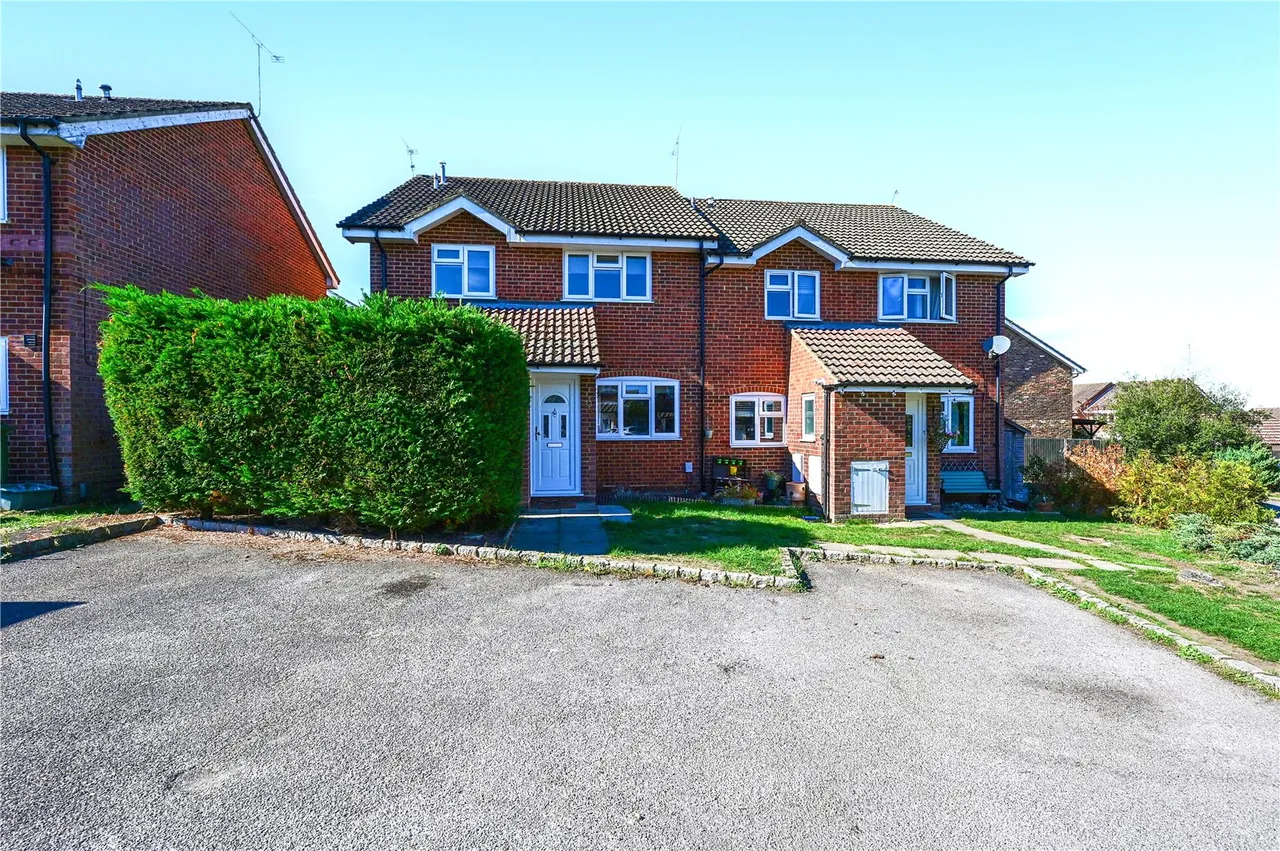 Throgmorton Road, Yateley, GU46, photo 8