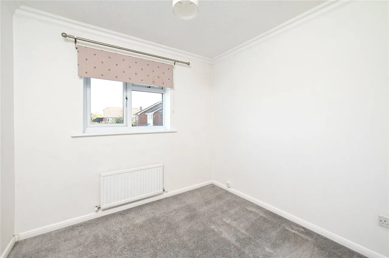 Throgmorton Road, Yateley, GU46, photo 11