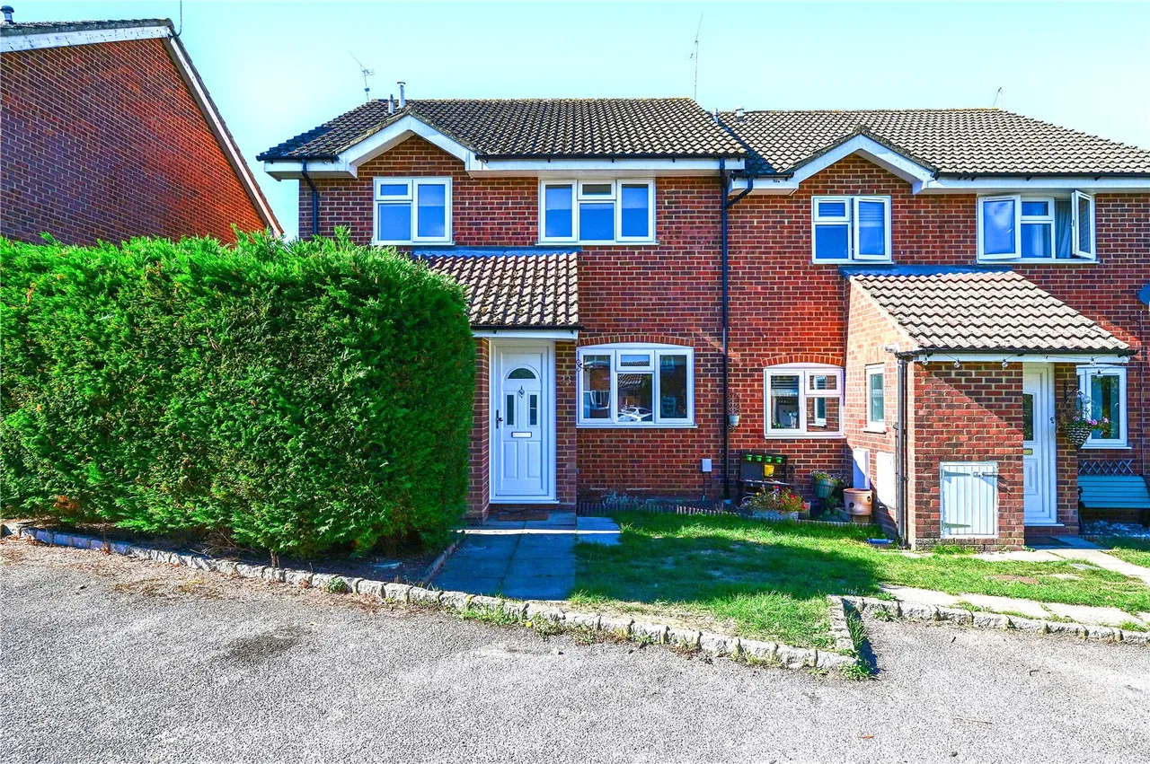 Throgmorton Road, Yateley, GU46, photo 9