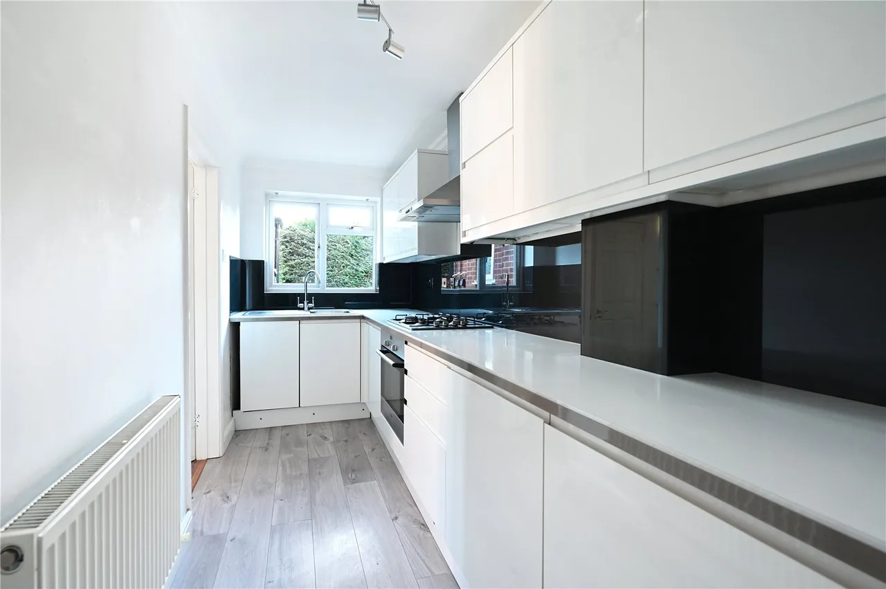 Throgmorton Road, Yateley, GU46, photo 12