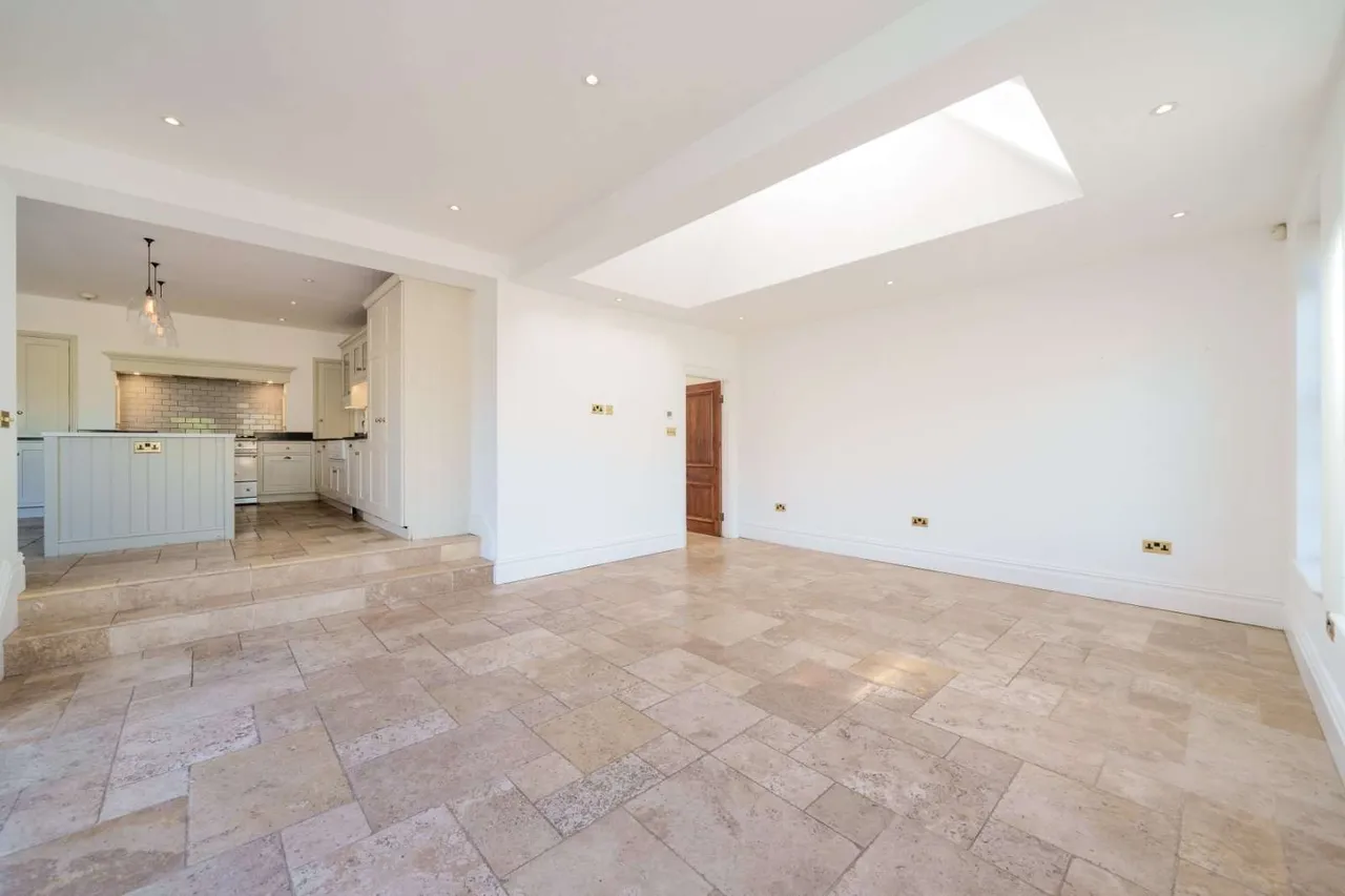 Kingston Hill, Kingston upon Thames, KT2 7LN, photo 8