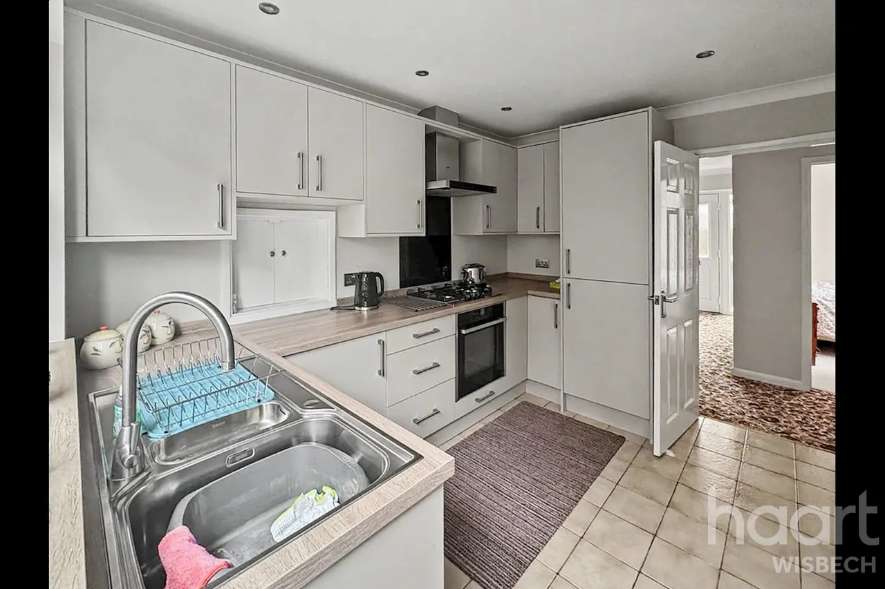 Arles Avenue, Wisbech, PE13, photo 3
