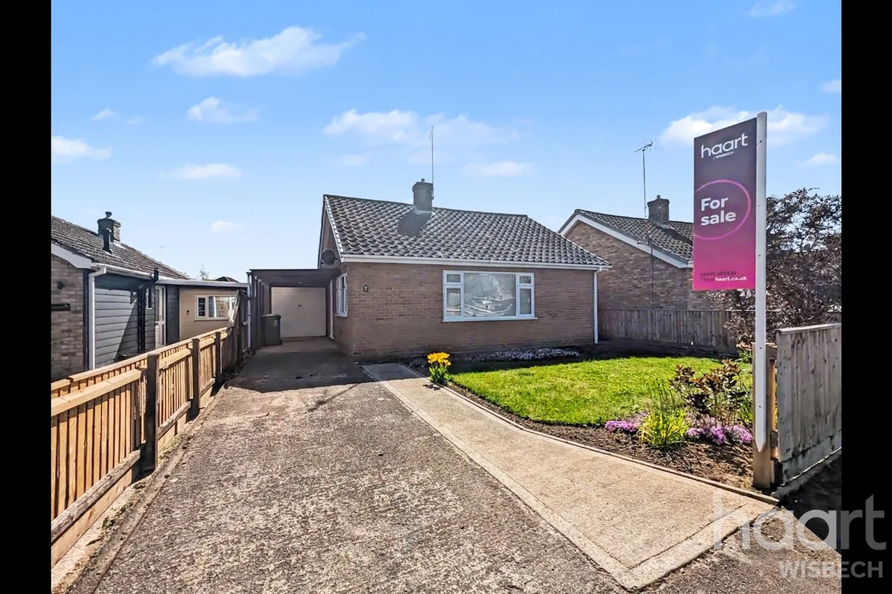 3 bed house for sale, Arles Avenue, Wisbech, PE13