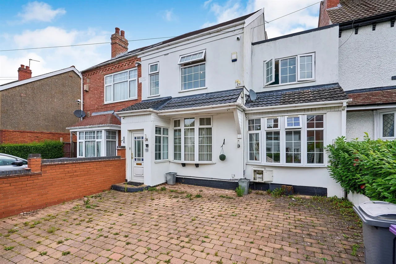 3 bed house for sale — Wakeley Hill, Penn, Wolverhampton