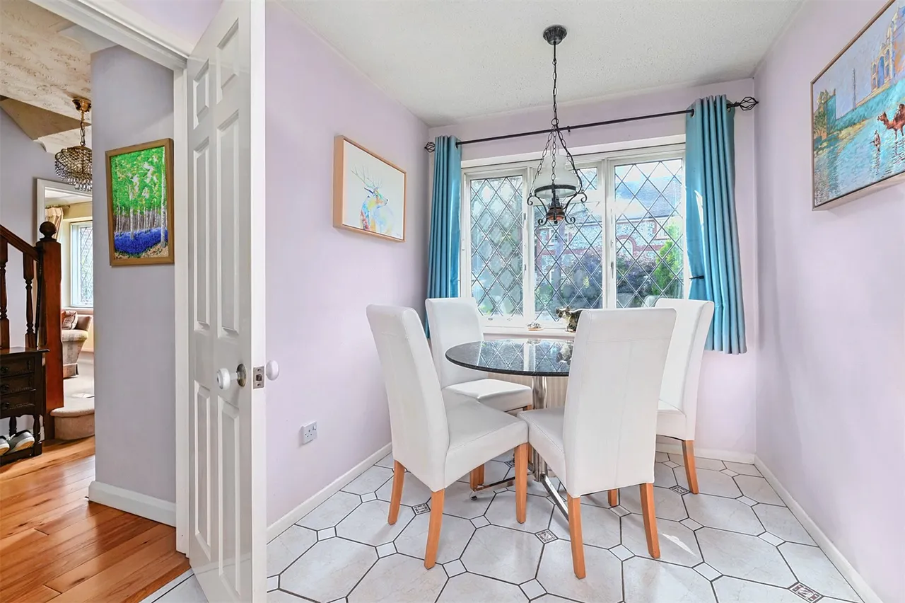 Broadhurst, Farnborough, Hampshire, GU14 9XA, photo 6