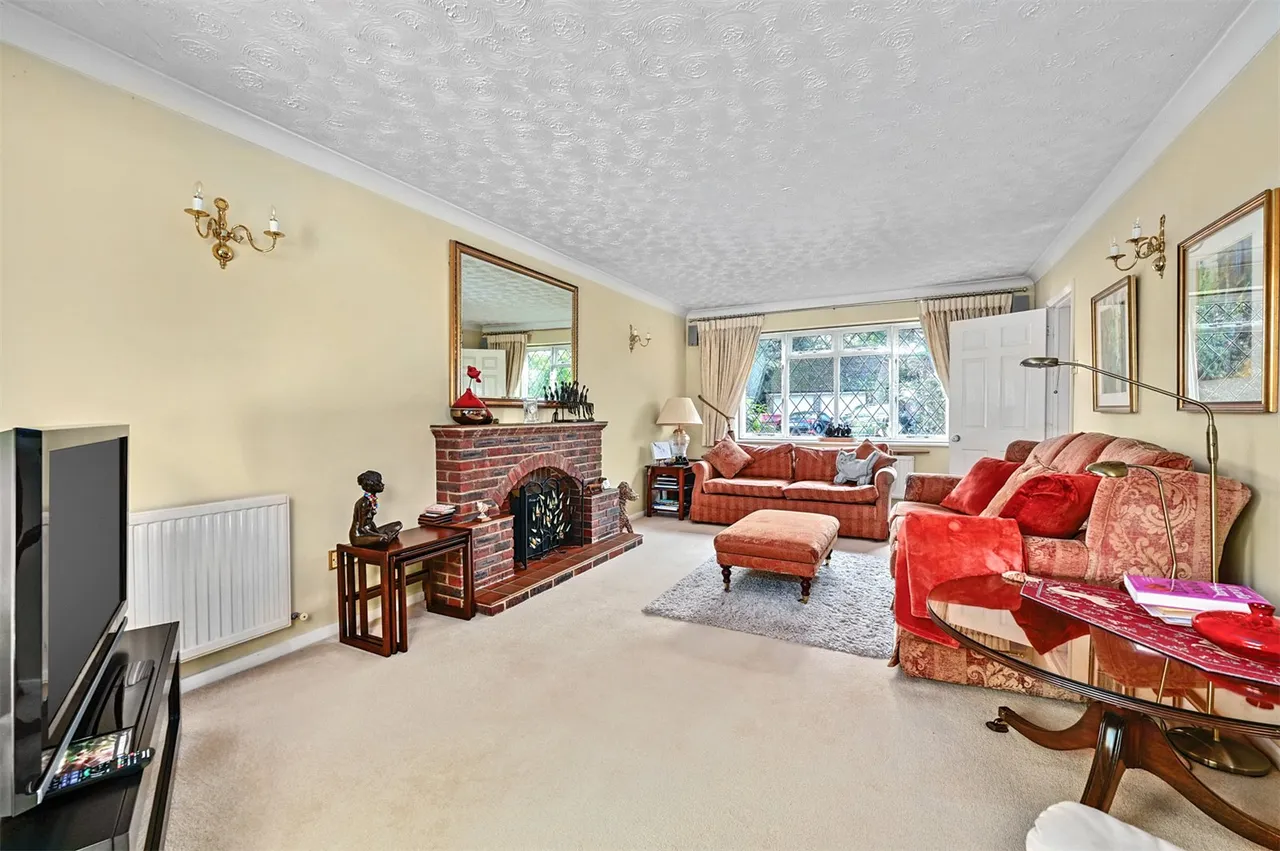 Broadhurst, Farnborough, Hampshire, GU14 9XA, photo 5