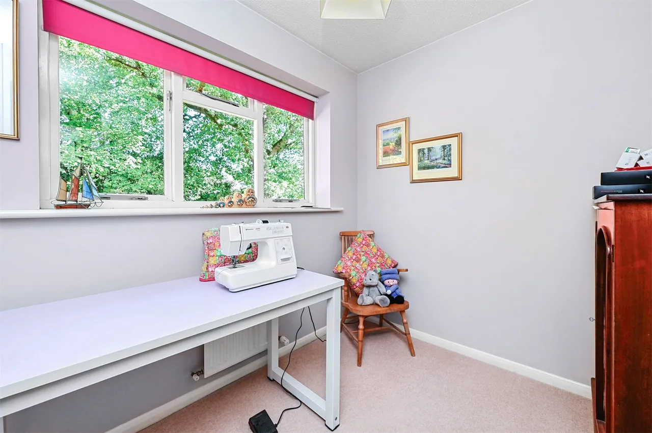 Broadhurst, Farnborough, Hampshire, GU14 9XA, photo 11