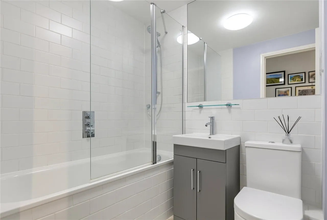 Shire Place, London, SW18, photo 6