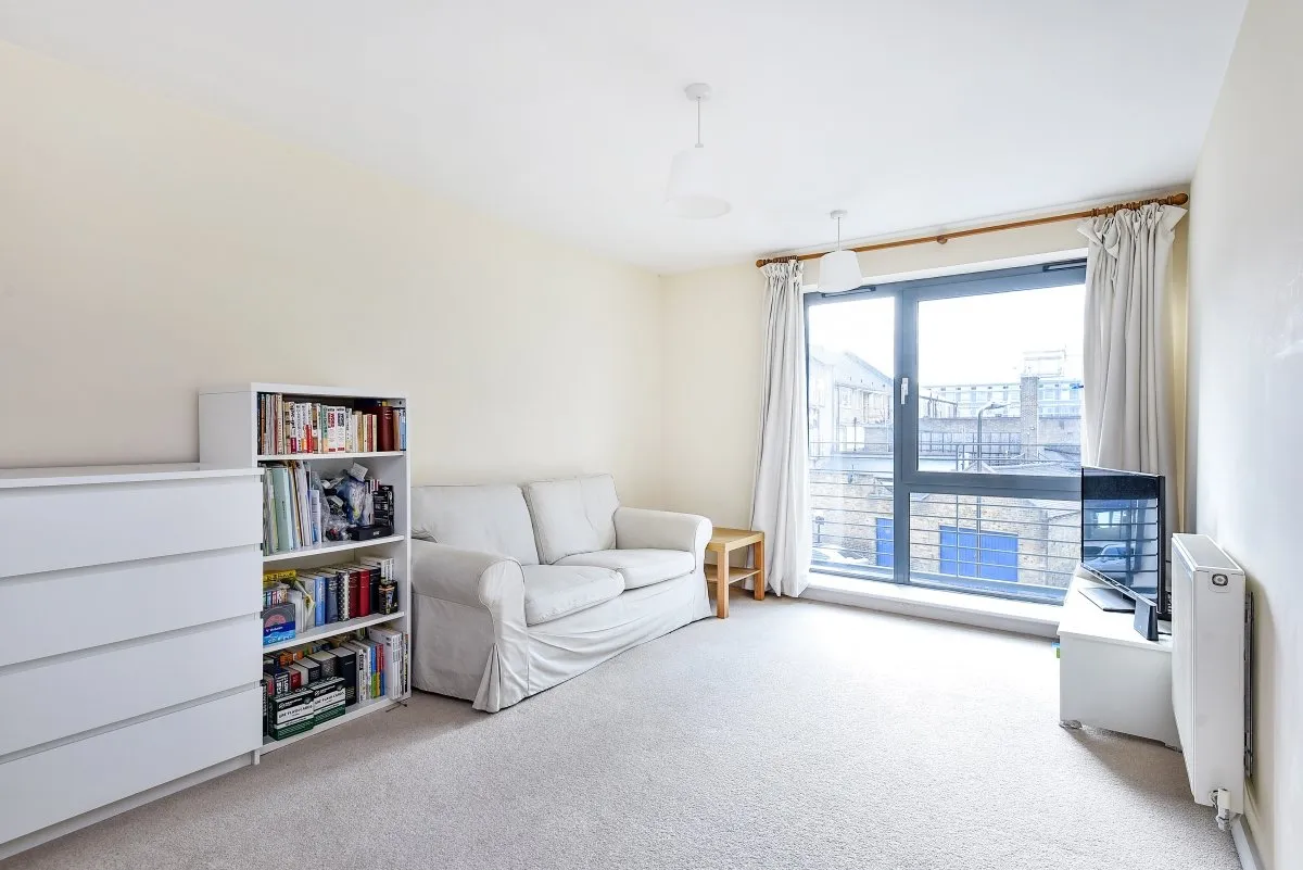 Uxbridge Road, West Ealing, London, W13, photo 9