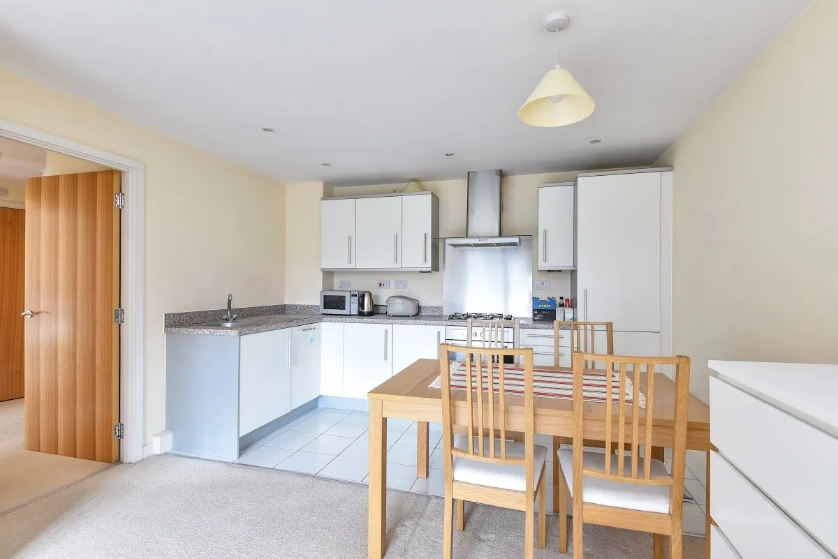 Uxbridge Road, West Ealing, London, W13, photo 6