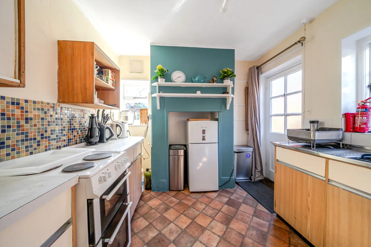 Long Garden Walk, Farnham, GU9, photo 5