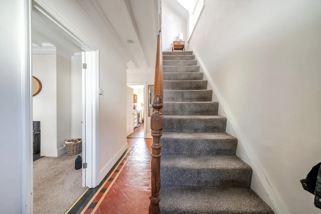 Long Garden Walk, Farnham, GU9, photo 2