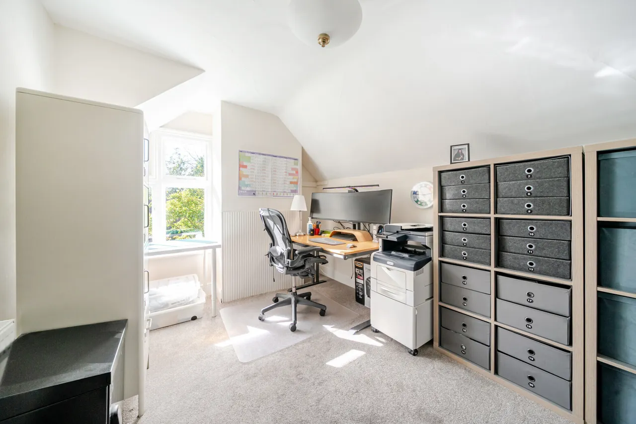 Long Garden Walk, Farnham, GU9, photo 11