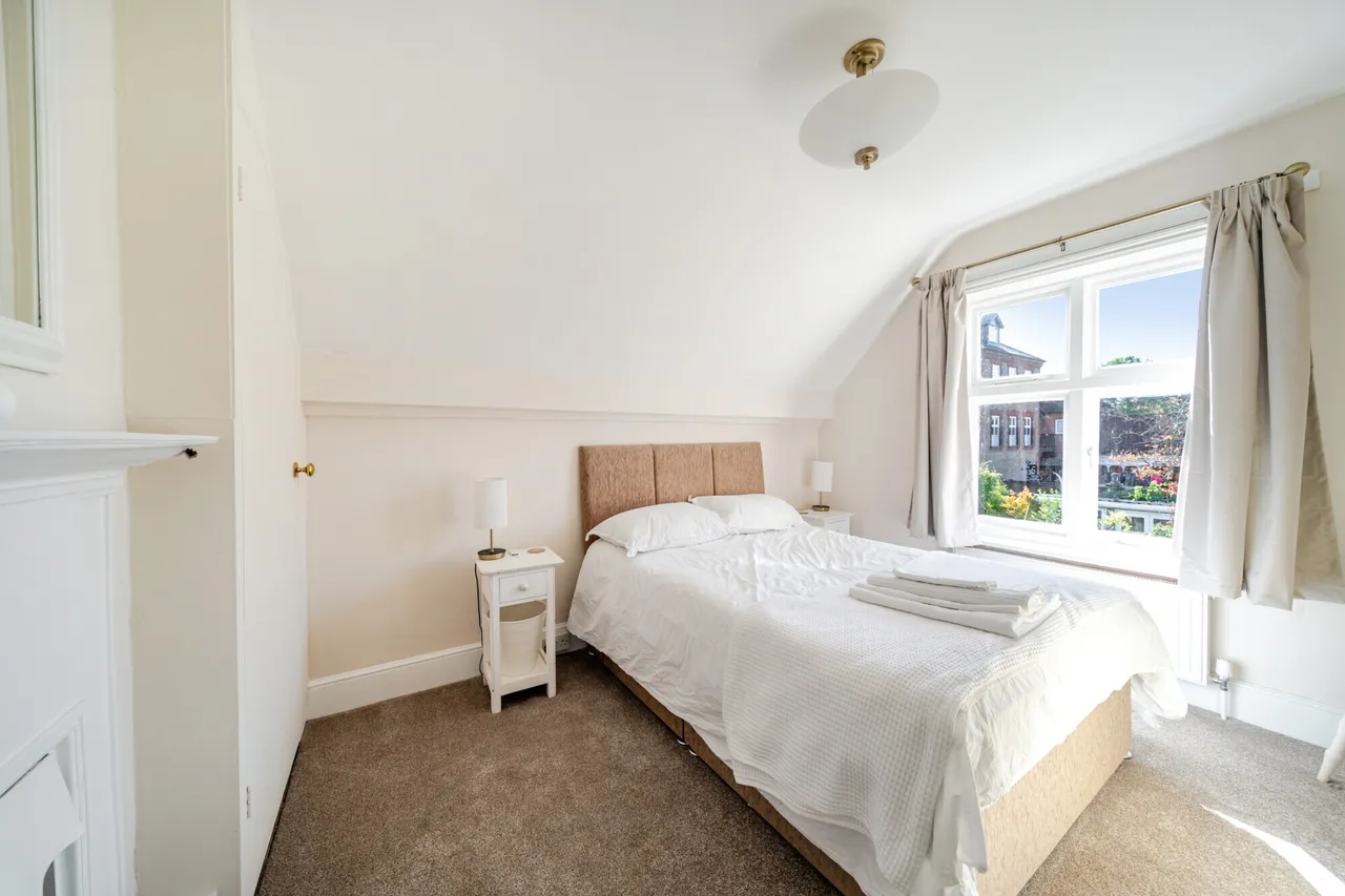 Long Garden Walk, Farnham, GU9, photo 12