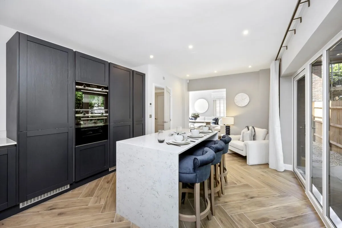 Brooklands Grove, Weybridge, KT13, photo 2