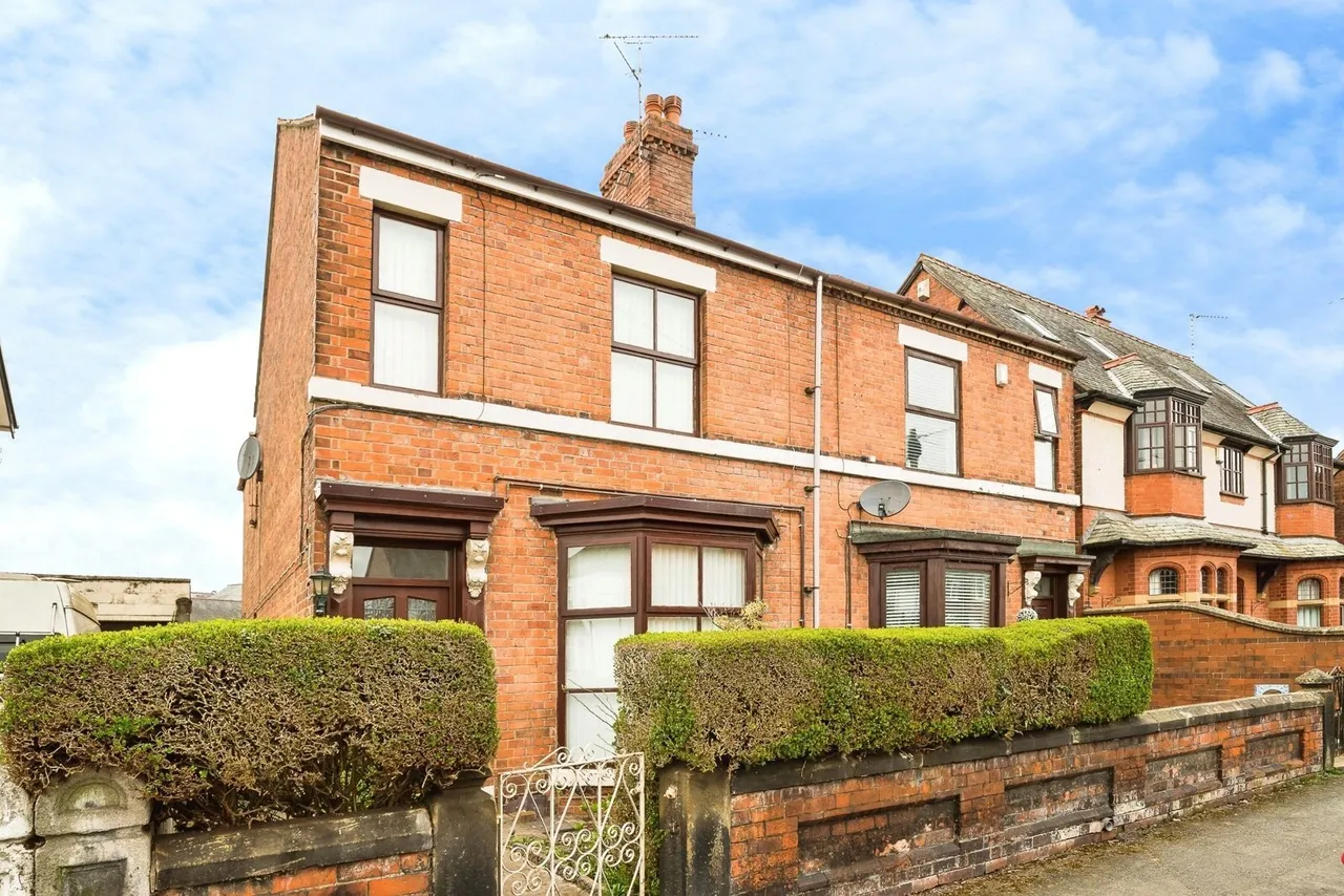 3 bed house for sale, Percy Road, Wrexham, LL13