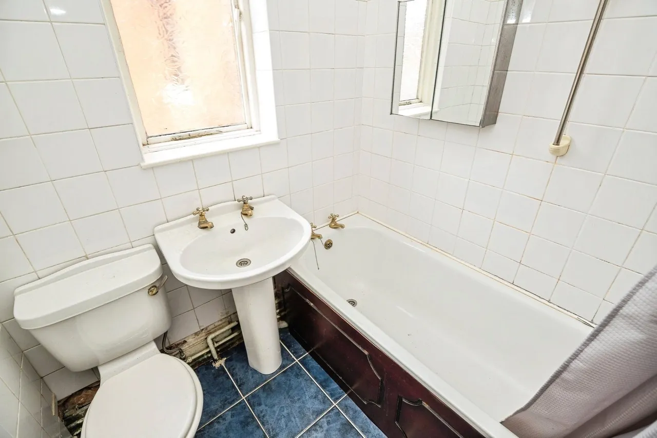 Percy Road, Wrexham, LL13, photo 13