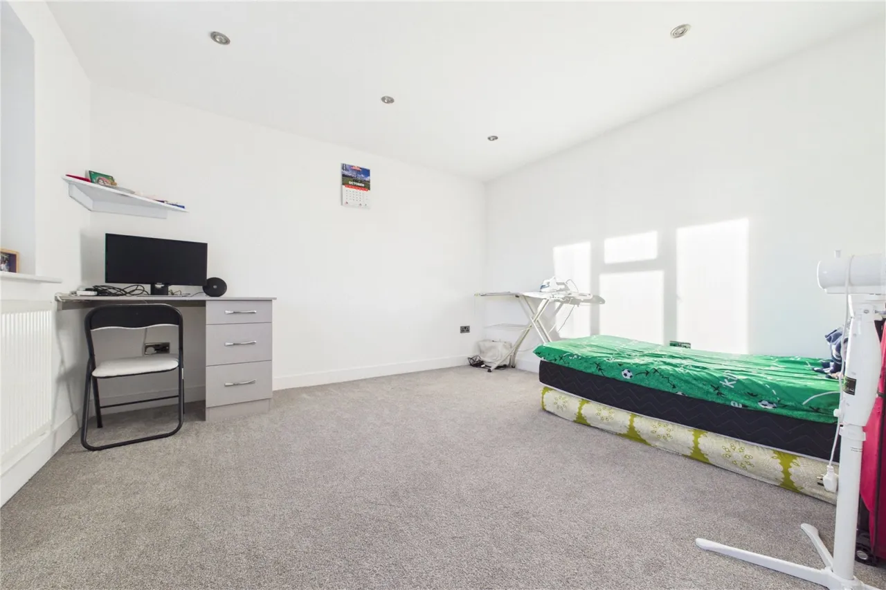 Old Bath Road, Calcot, RG31, photo 8