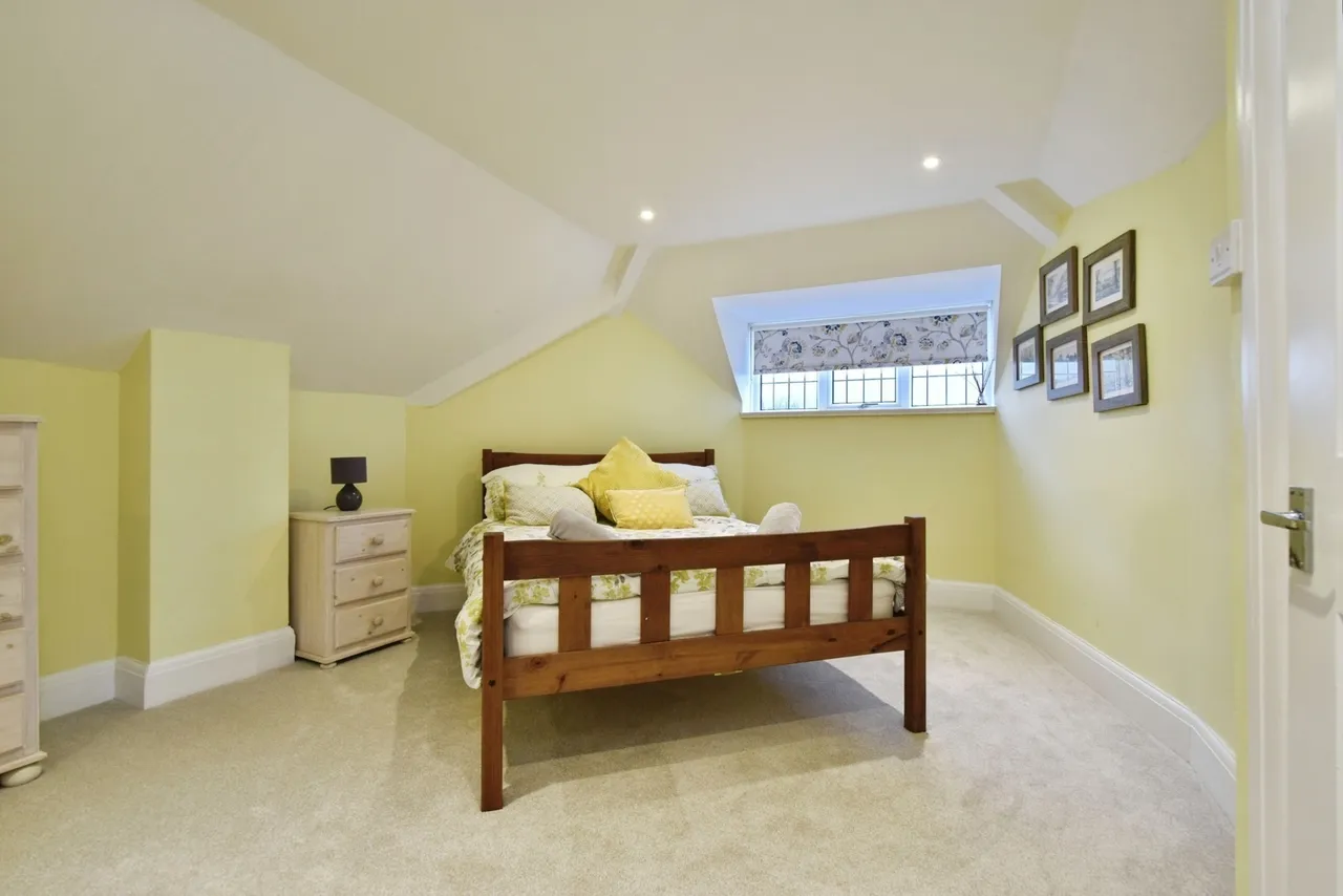 Llandeilo Road, Gorslas, SA14, photo 17
