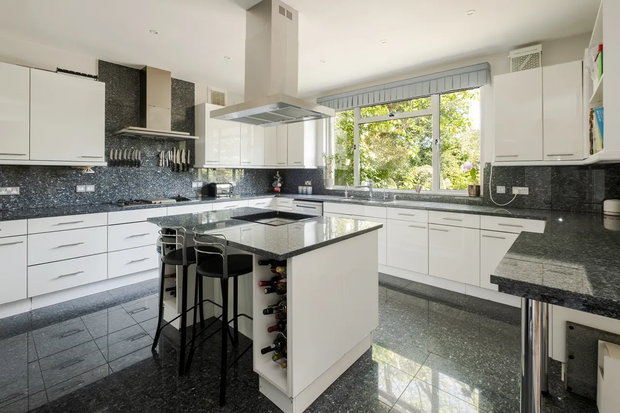 16A The Bishops Avenue, London, N2, photo 4
