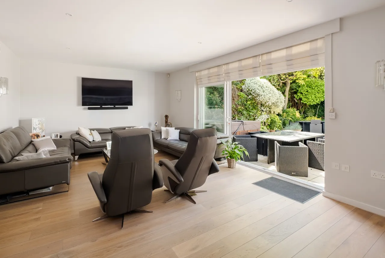 16A The Bishops Avenue, London, N2, photo 5