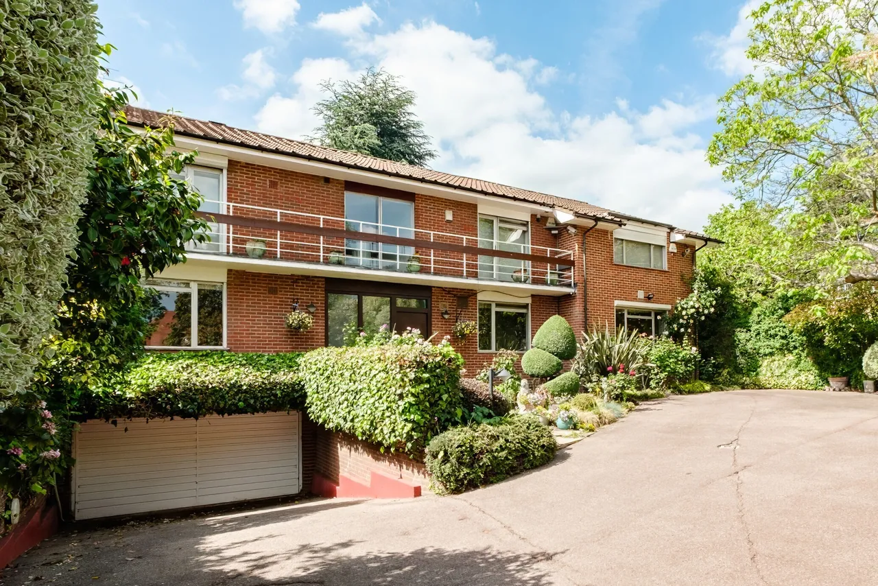 6 bed house for sale — 16A The Bishops Avenue, London, N2