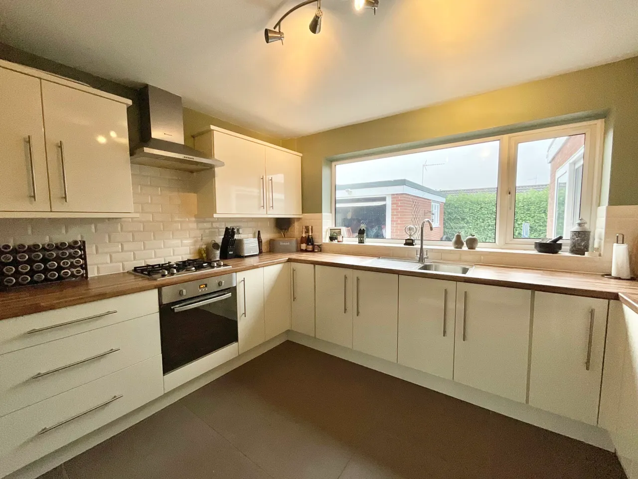 Woburn Close, Stoke-On-Trent, ST4, photo 5