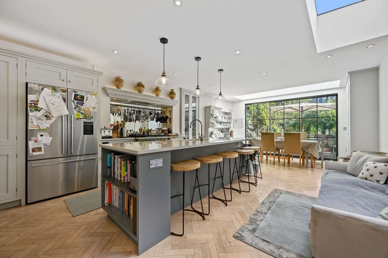 Ormiston Grove, London, W12, photo 9