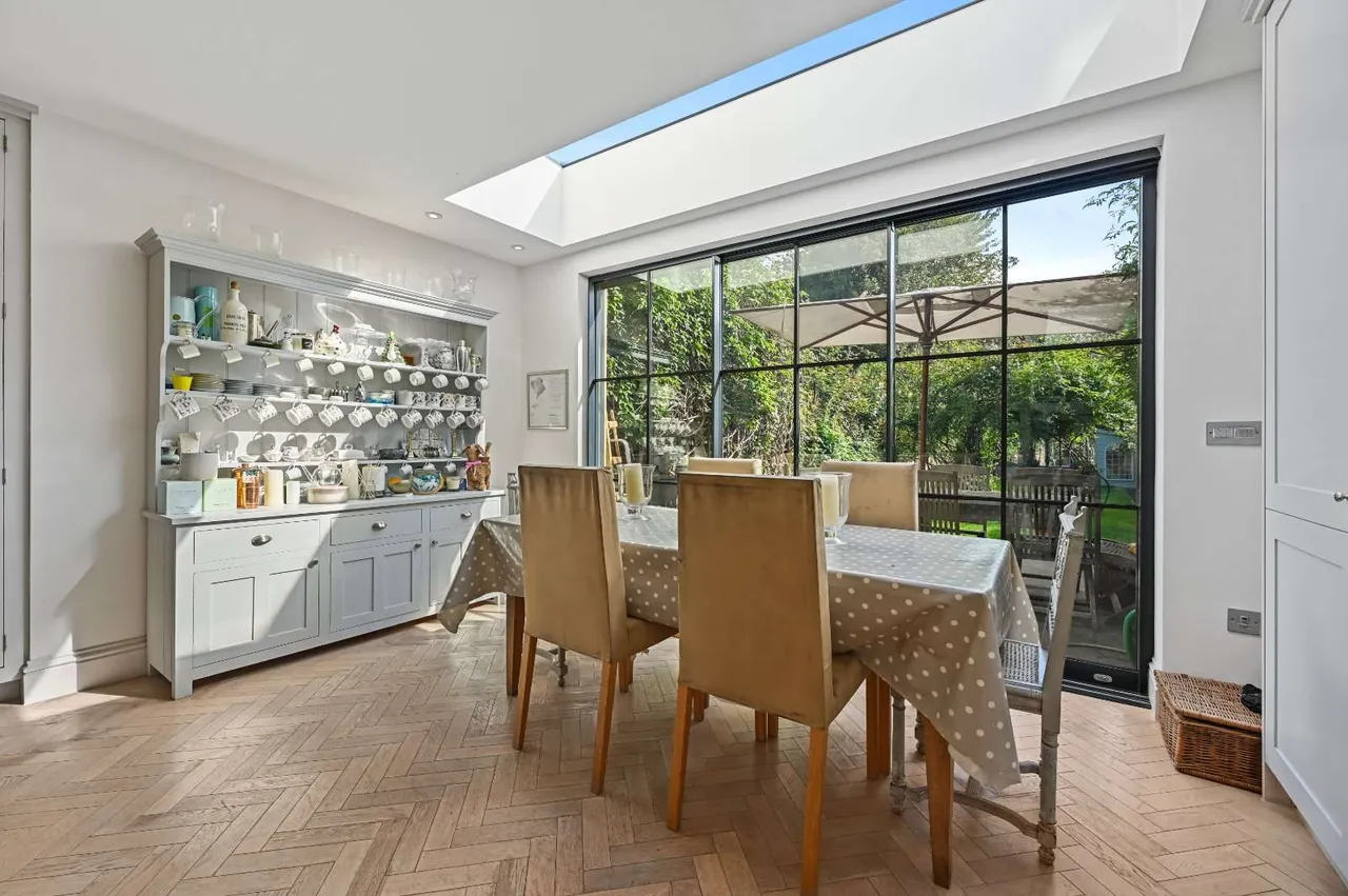 Ormiston Grove, London, W12, photo 10