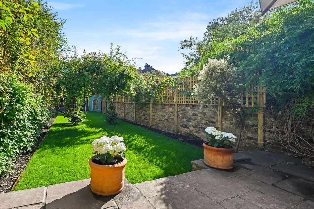 Ormiston Grove, London, W12, photo 2