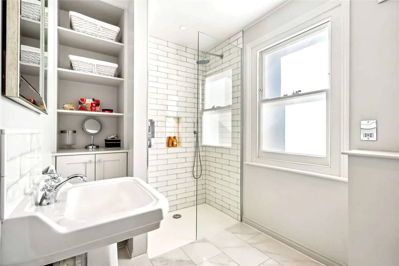 Ormiston Grove, London, W12, photo 17