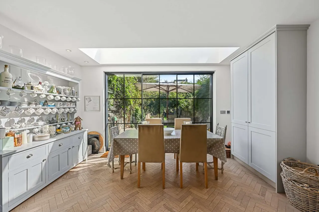 Ormiston Grove, London, W12, photo 11