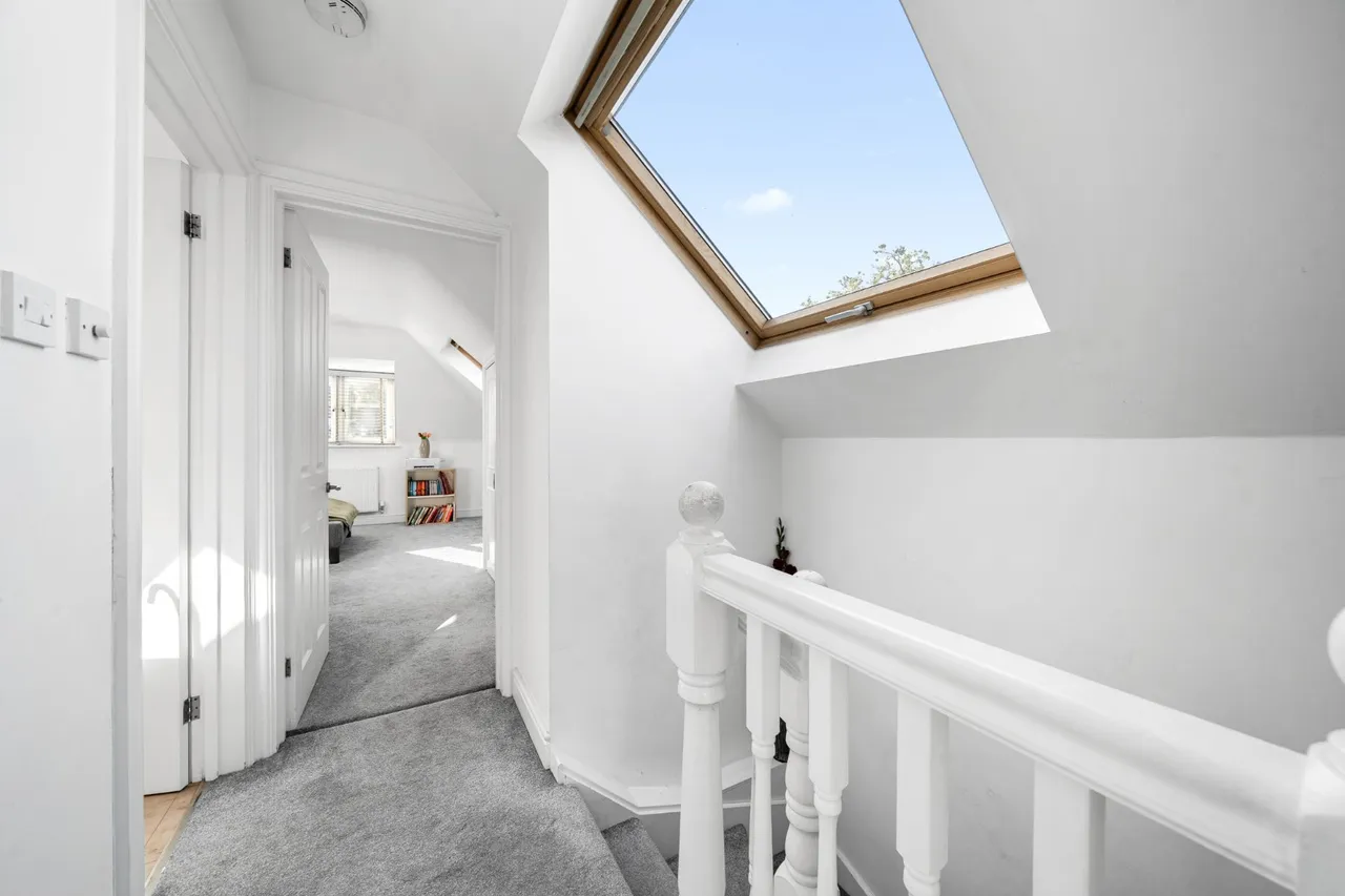 Woodlands Avenue, West Byfleet, KT14, photo 14