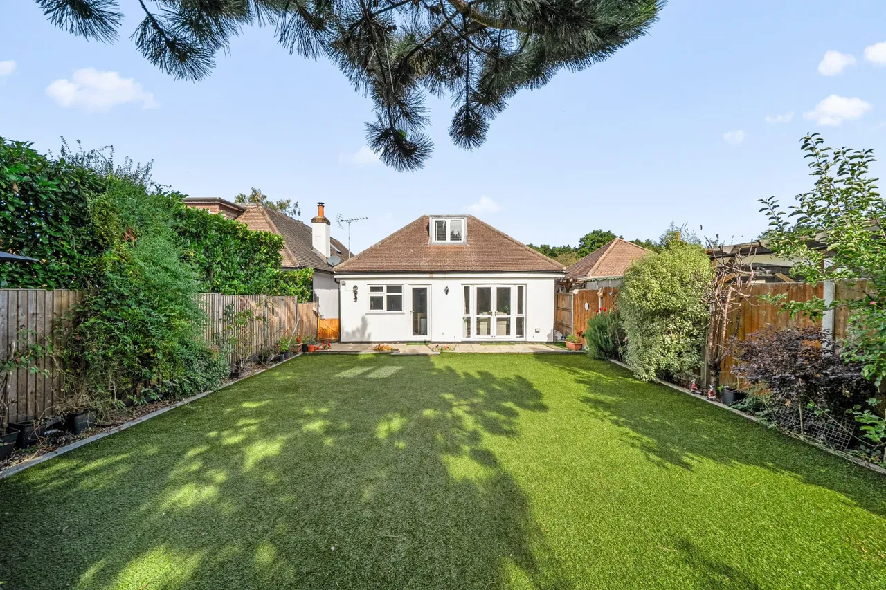 Woodlands Avenue, West Byfleet, KT14, photo 19
