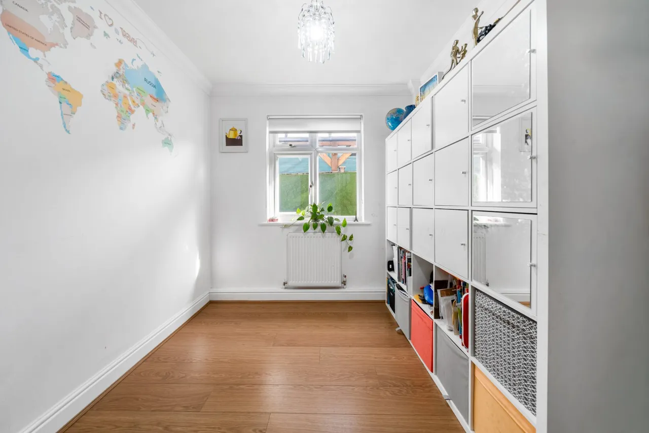 Woodlands Avenue, West Byfleet, KT14, photo 13