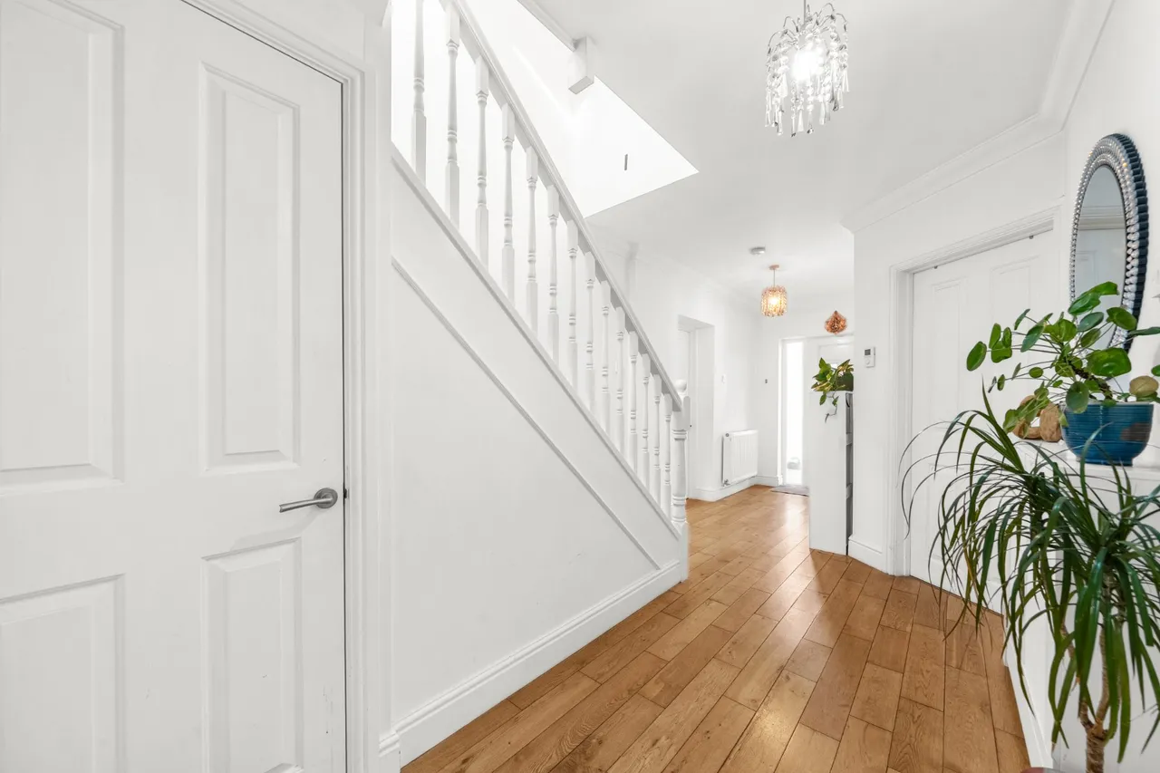 Woodlands Avenue, West Byfleet, KT14, photo 5