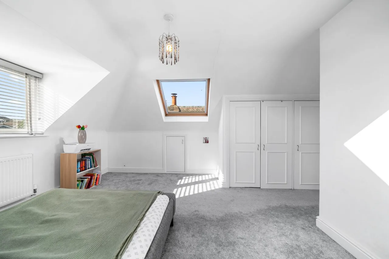 Woodlands Avenue, West Byfleet, KT14, photo 16