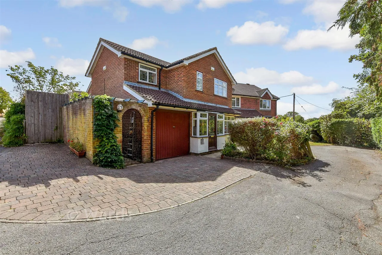 4 bed house for sale, Primrose Way, Chestfield, CT5