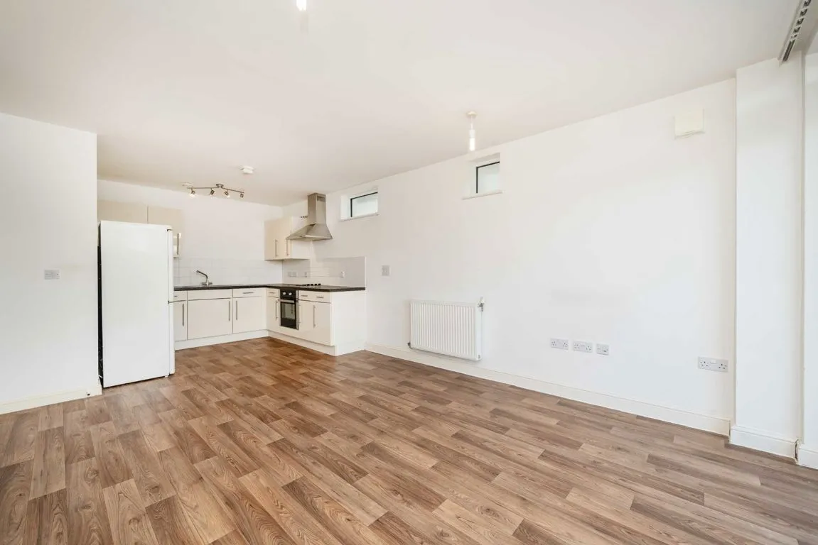 Brownell Place, W7, photo 3