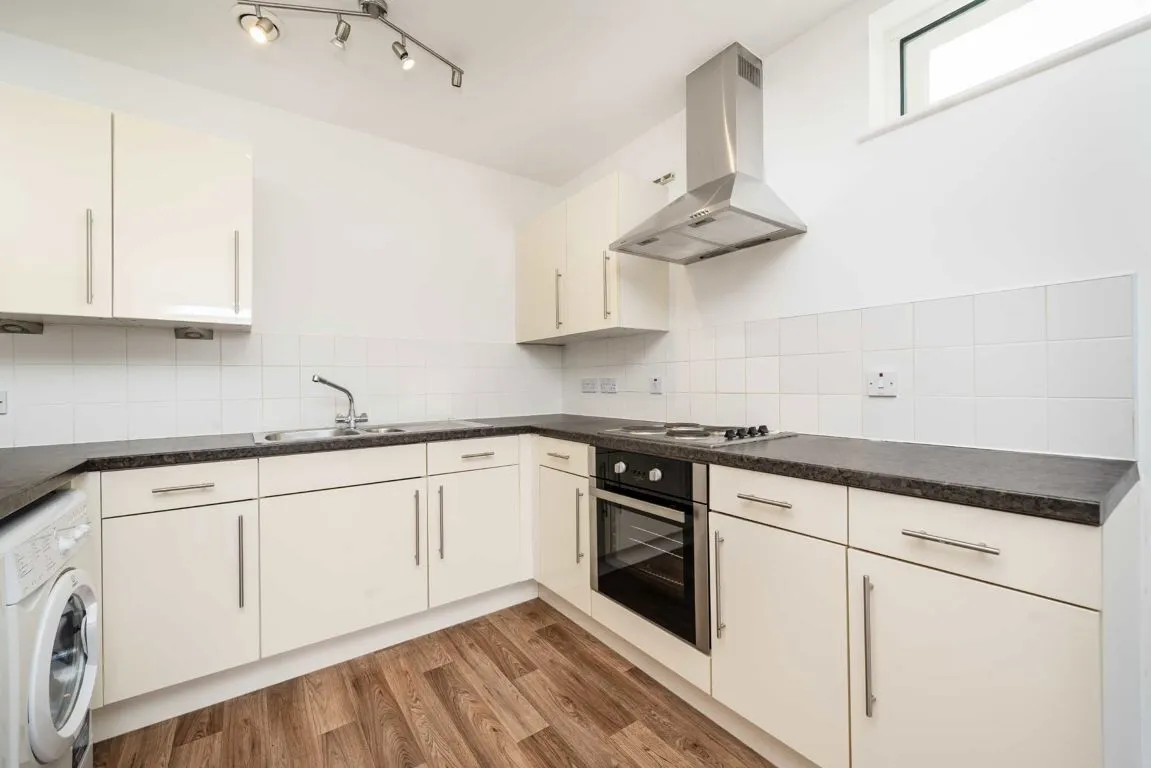 Brownell Place, W7, photo 4