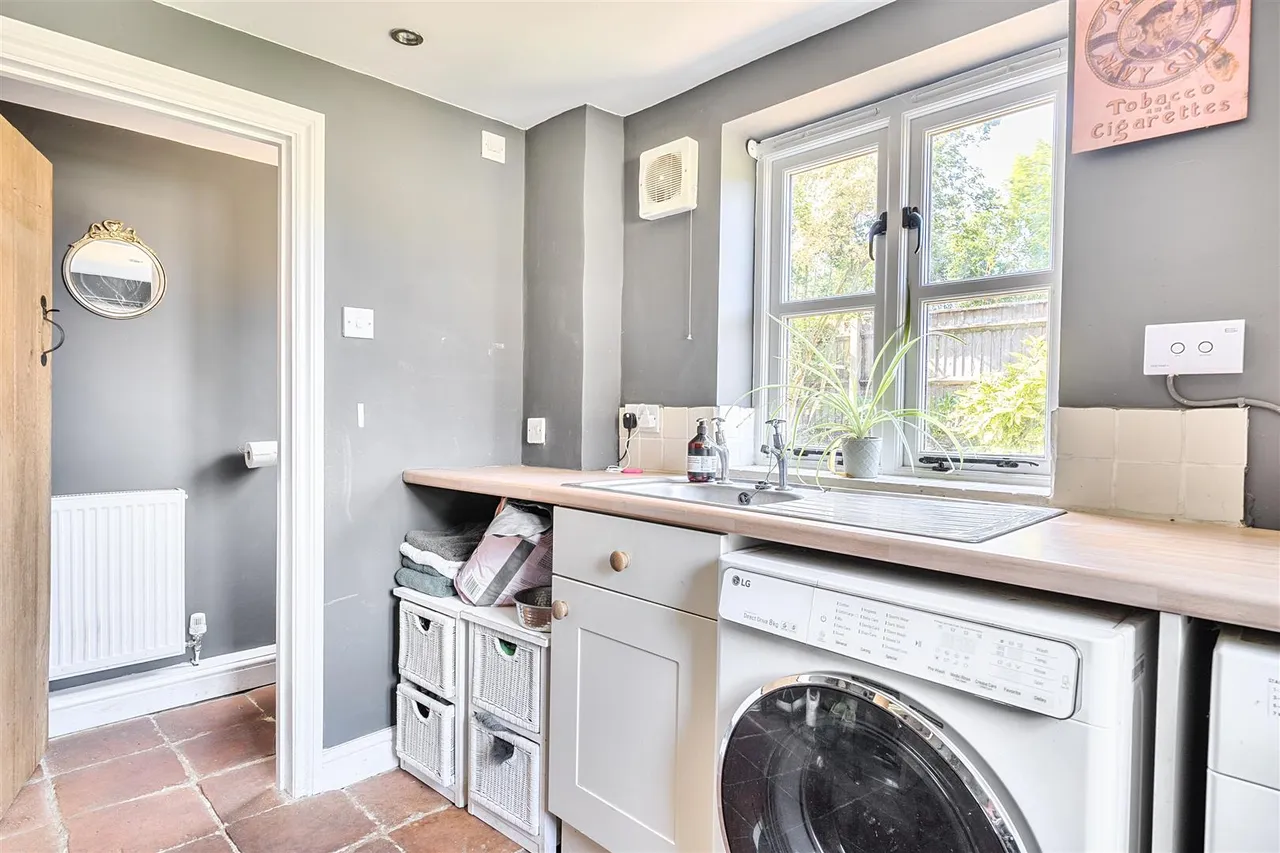 Old Road, Studley, SN11, photo 11