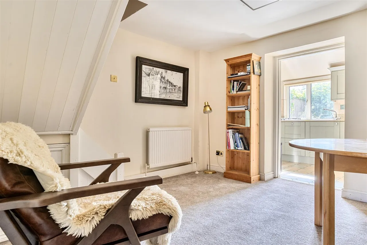 Old Road, Studley, SN11, photo 9