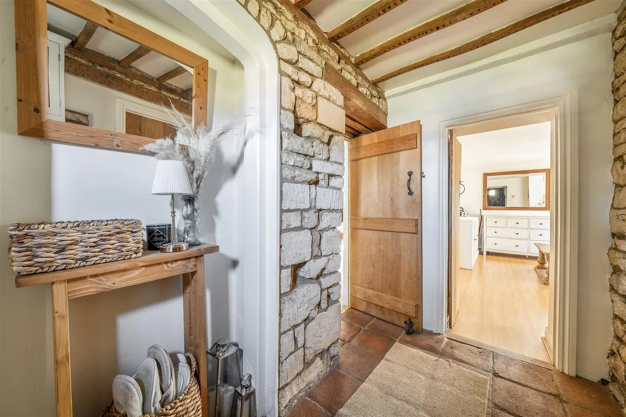 Old Road, Studley, SN11, photo 14
