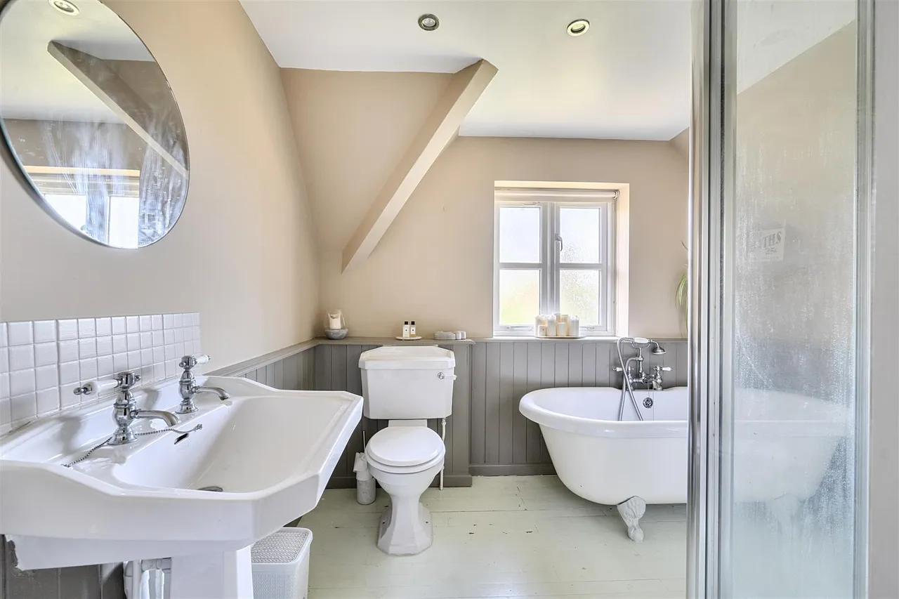 Old Road, Studley, SN11, photo 16