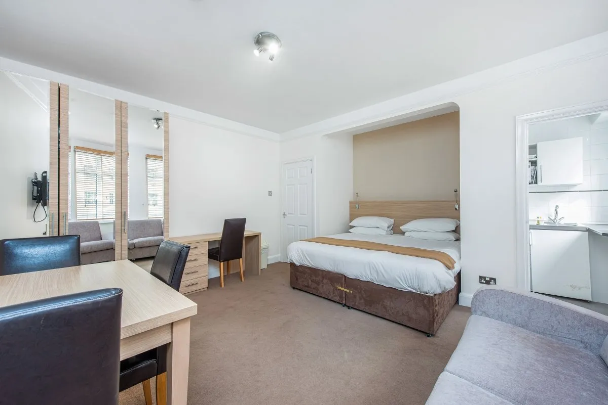 Upper Woburn Place, London, WC1H, photo 2